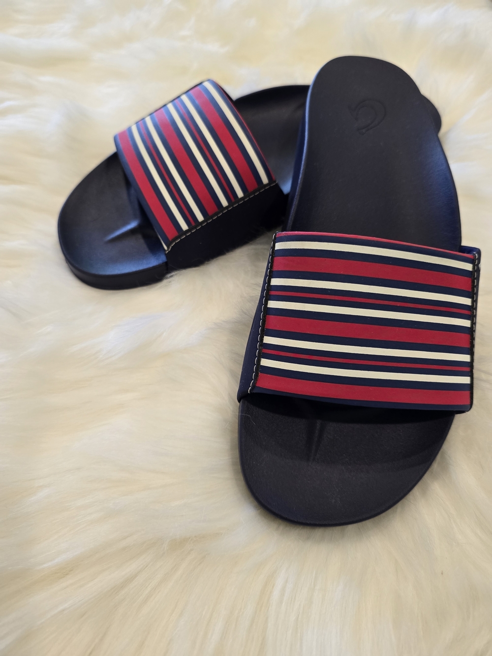 OluKai Sandals W Size 9
